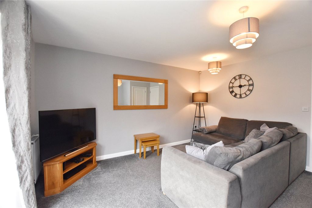 Property photo 3 of 21 Picture No. 12