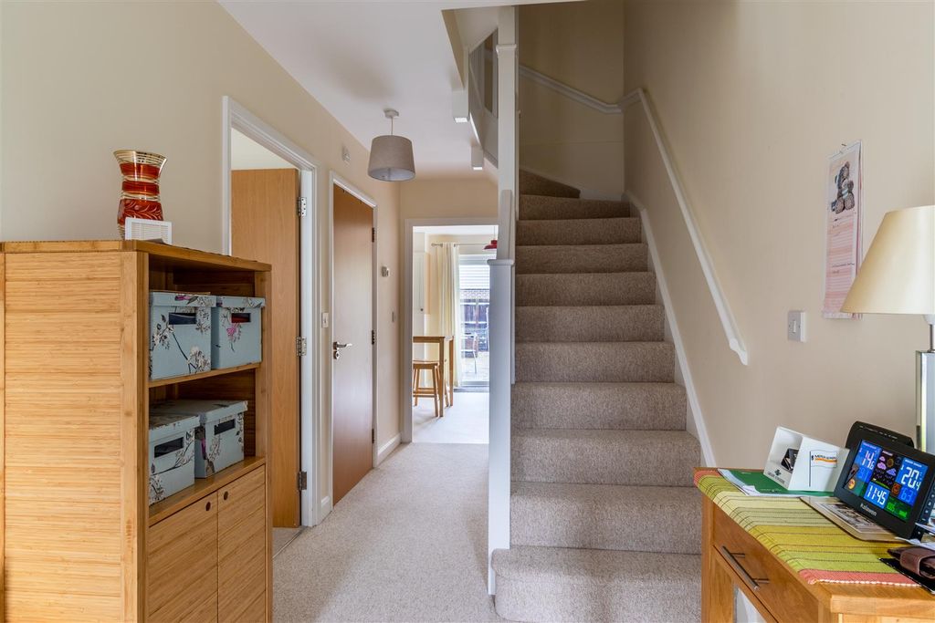 Property photo 2 of 14 Hall