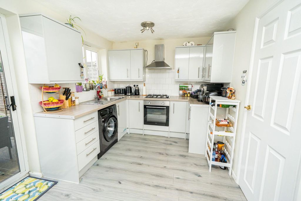 Property photo 3 of 15