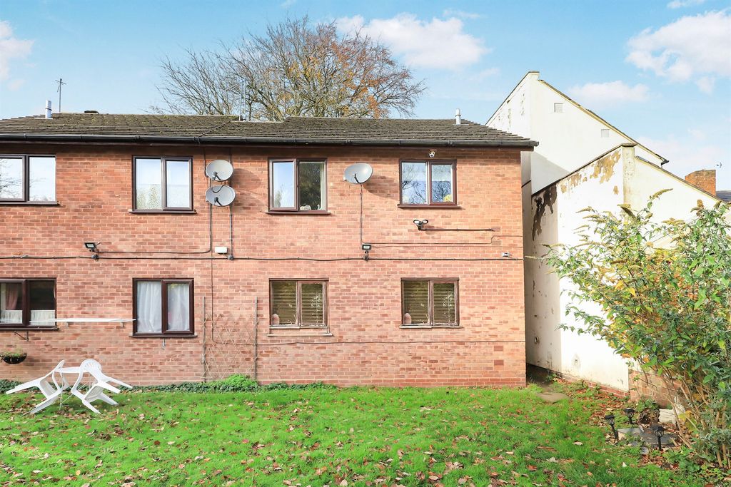 Property photo 2 of 17