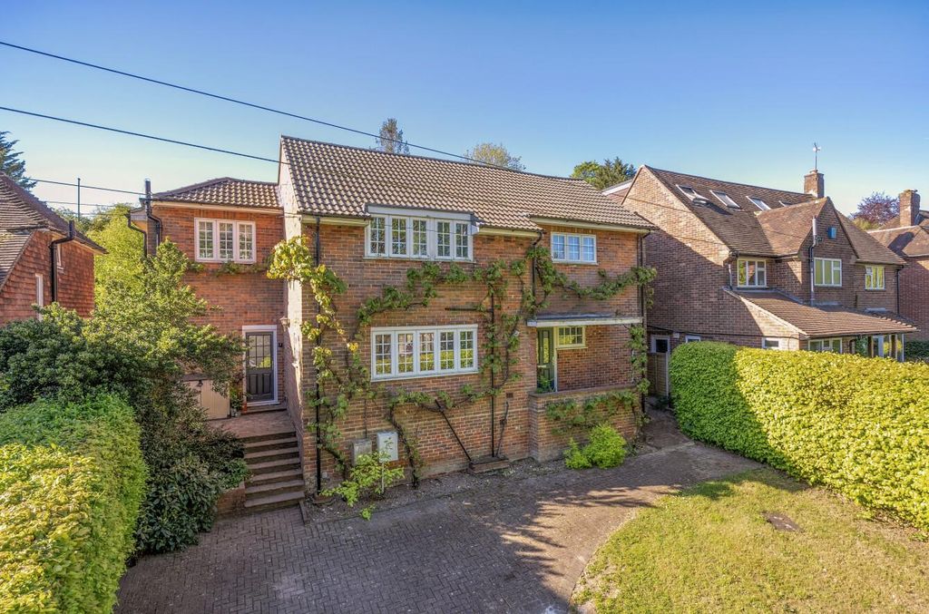 Property photo 1 of 42 3-69F3776E9B0Db-1-69F340F31F928-1452807-2-69F32d17