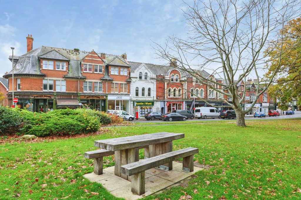 Property photo 1 of 20 Front