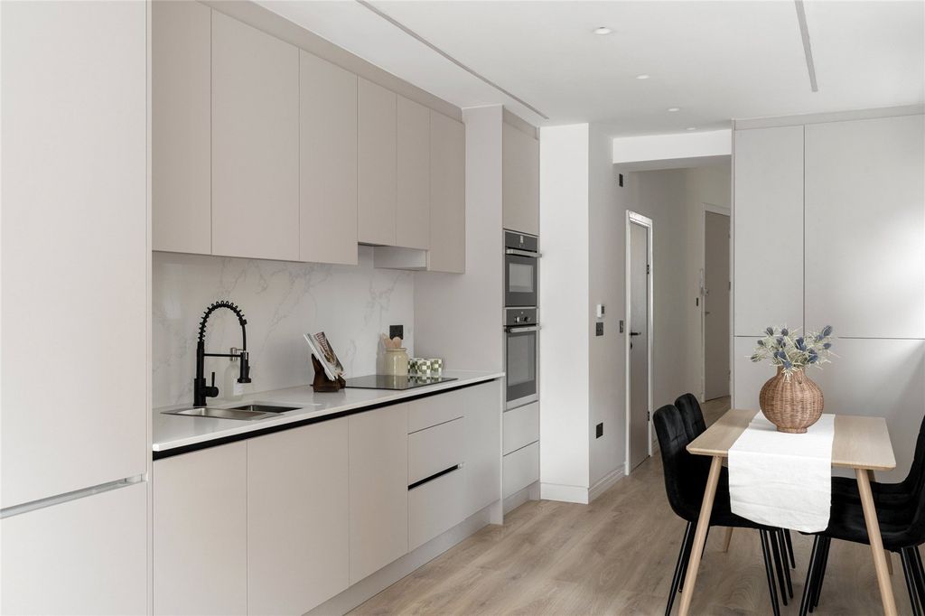 Property photo 3 of 24 Picture No. 42