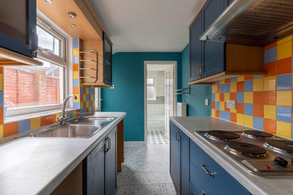 Property photo 2 of 17 5040342