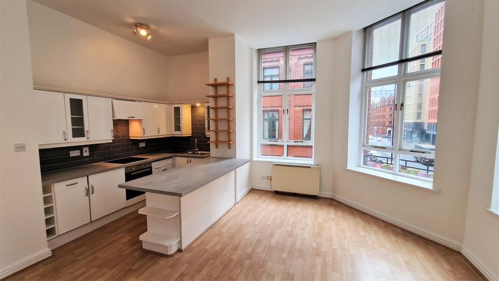 Property photo 2 of 32