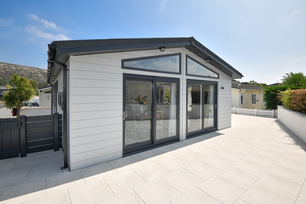 Property photo 1 of 12 04 Warren R15.Jpg