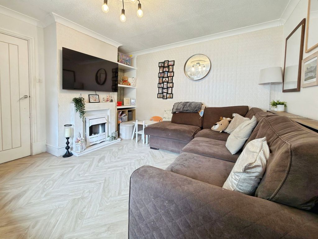 Property photo 3 of 21