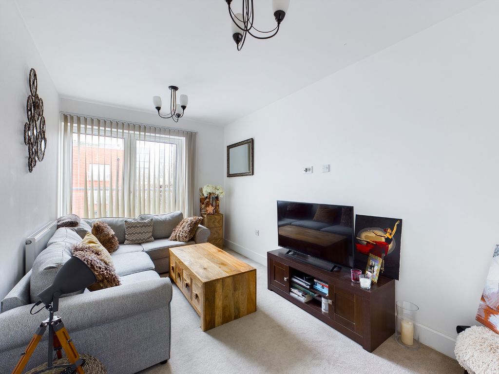 Property photo 2 of 8 1381974