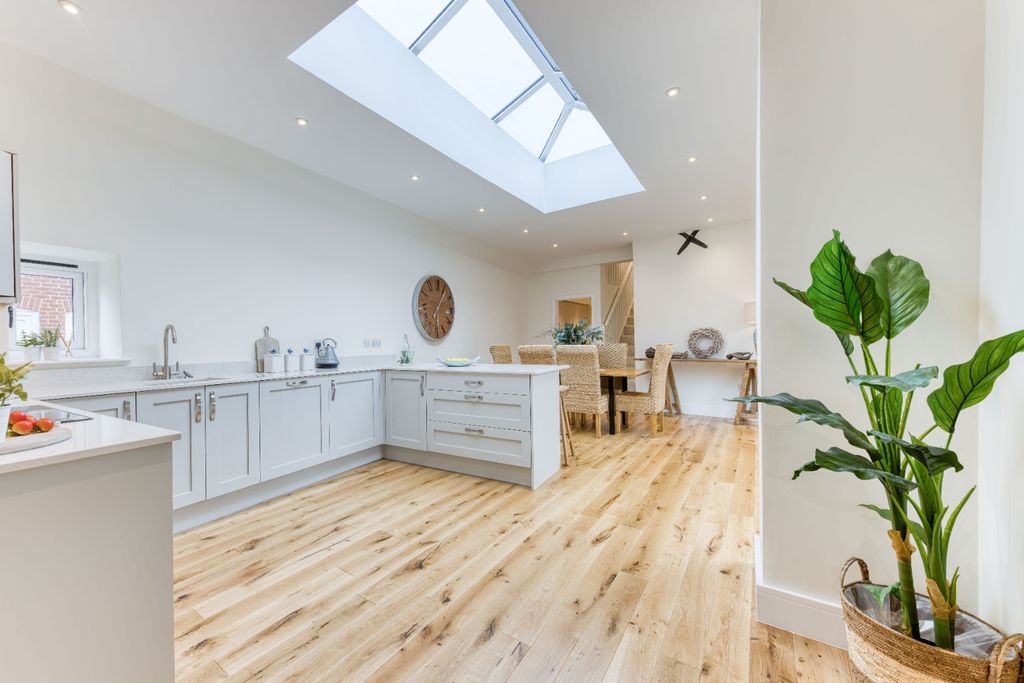 Property photo 2 of 42 4210672