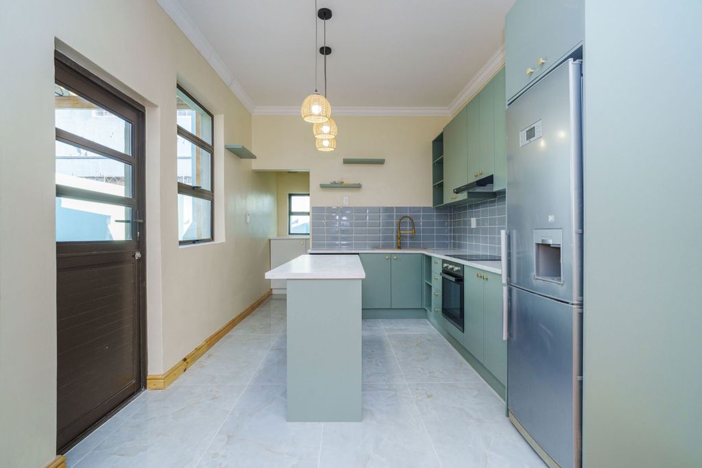 Property photo 2 of 25 Kw1743501