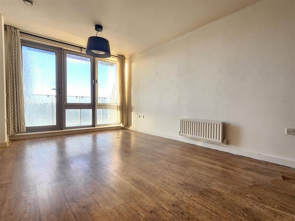 Property photo 2 of 11 l.Jpg