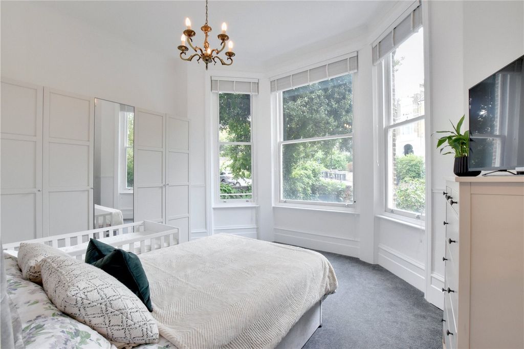 Property photo 3 of 16 Bedroom