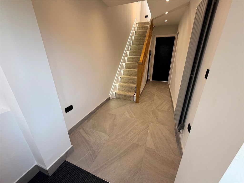 Property photo 3 of 38 Picture No. 33