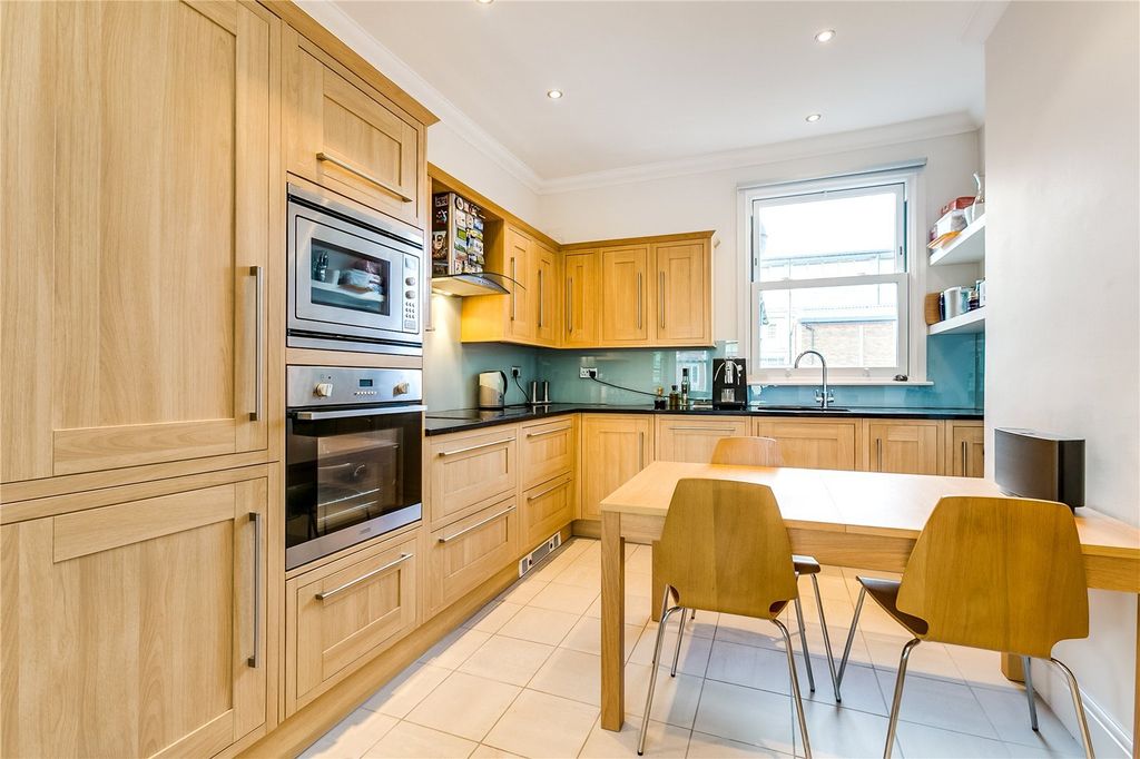 Property photo 2 of 7