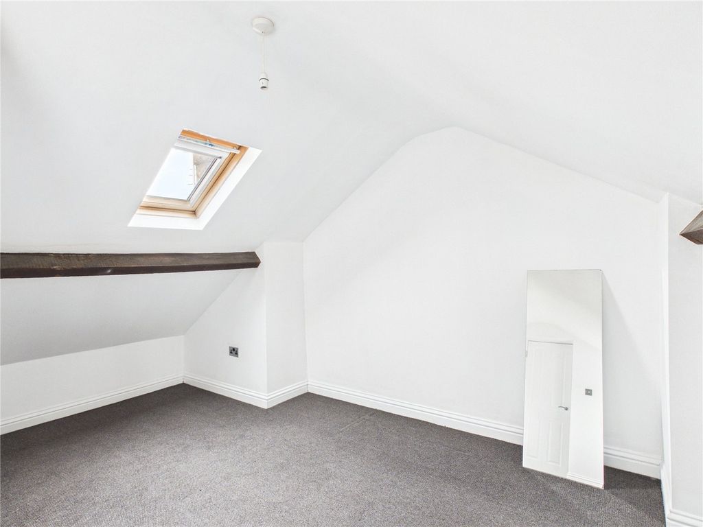 Property photo 3 of 7 Picture No. 25