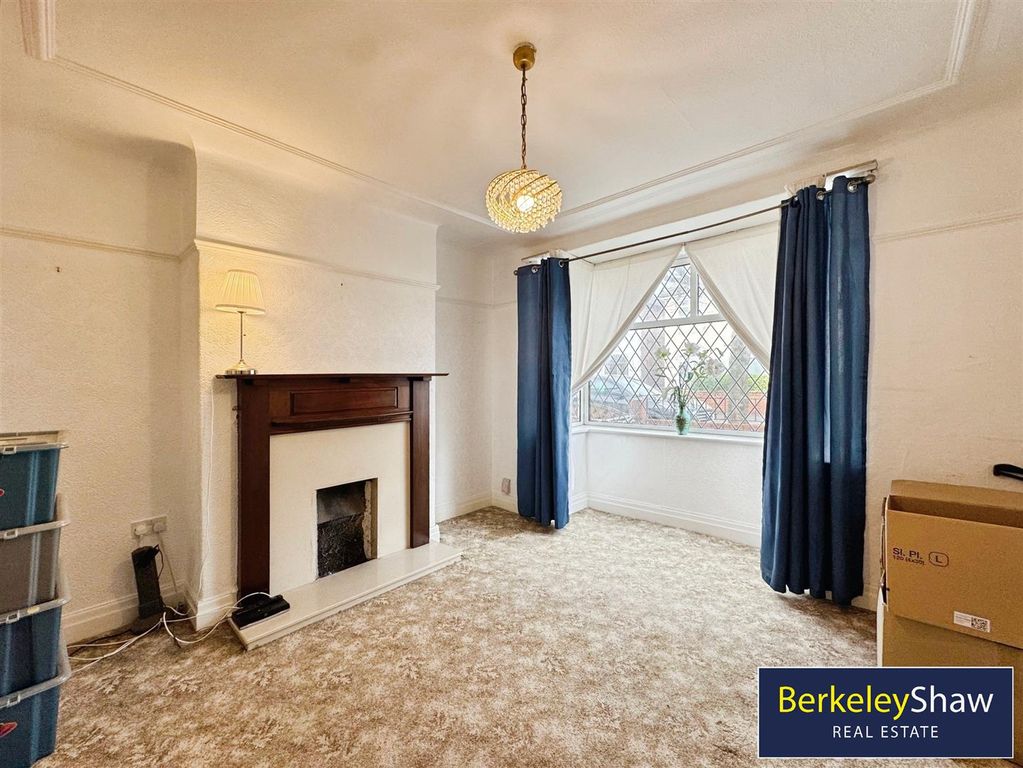 Property photo 2 of 18 Living Room