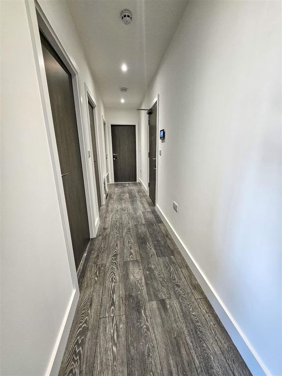 Property photo 1 of 3 Hallway.Jpeg