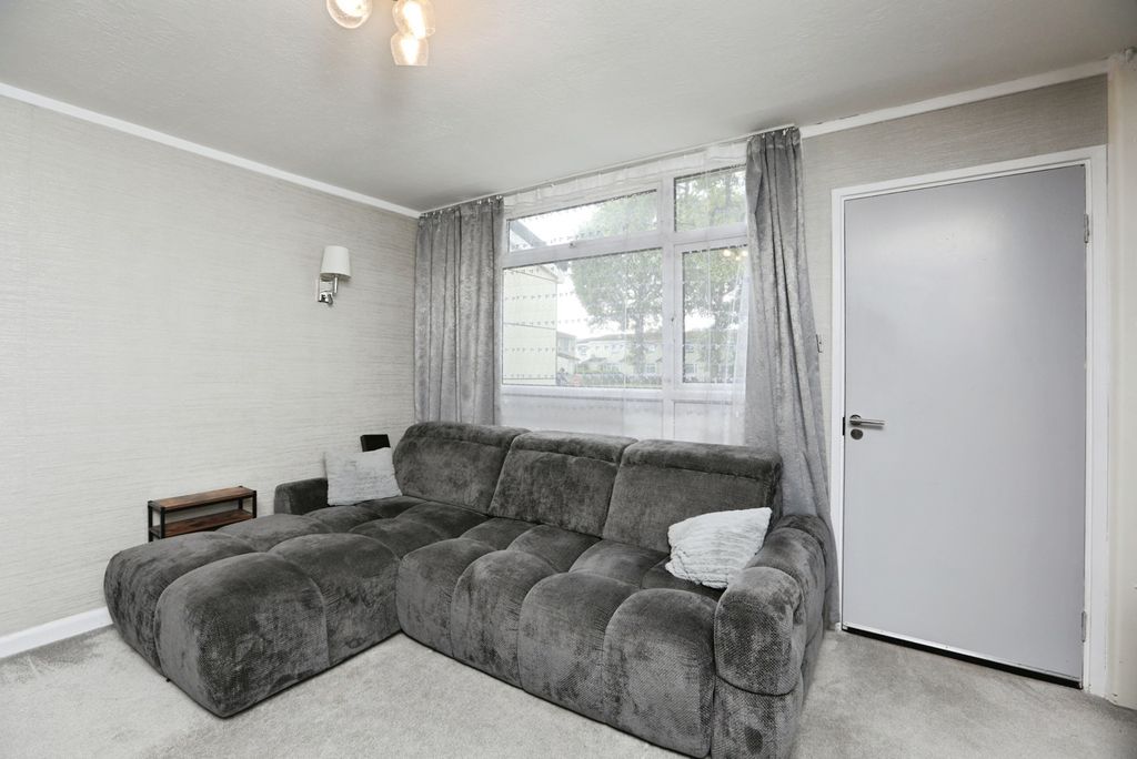Property photo 3 of 30 Pbox-Img.Jpg