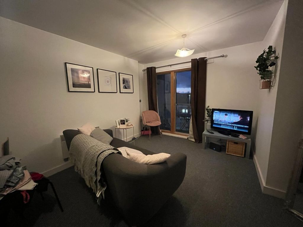 Property photo 2 of 6 Lounge