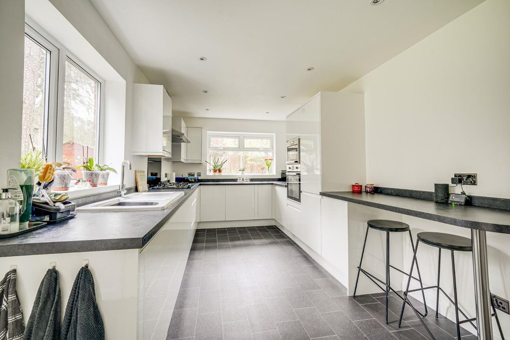 Property photo 3 of 26