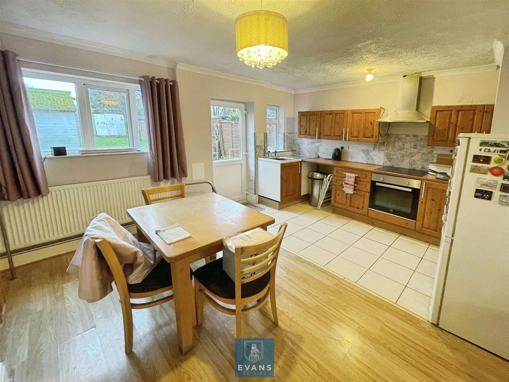Property photo 2 of 11 Kitchen/Dining Room
