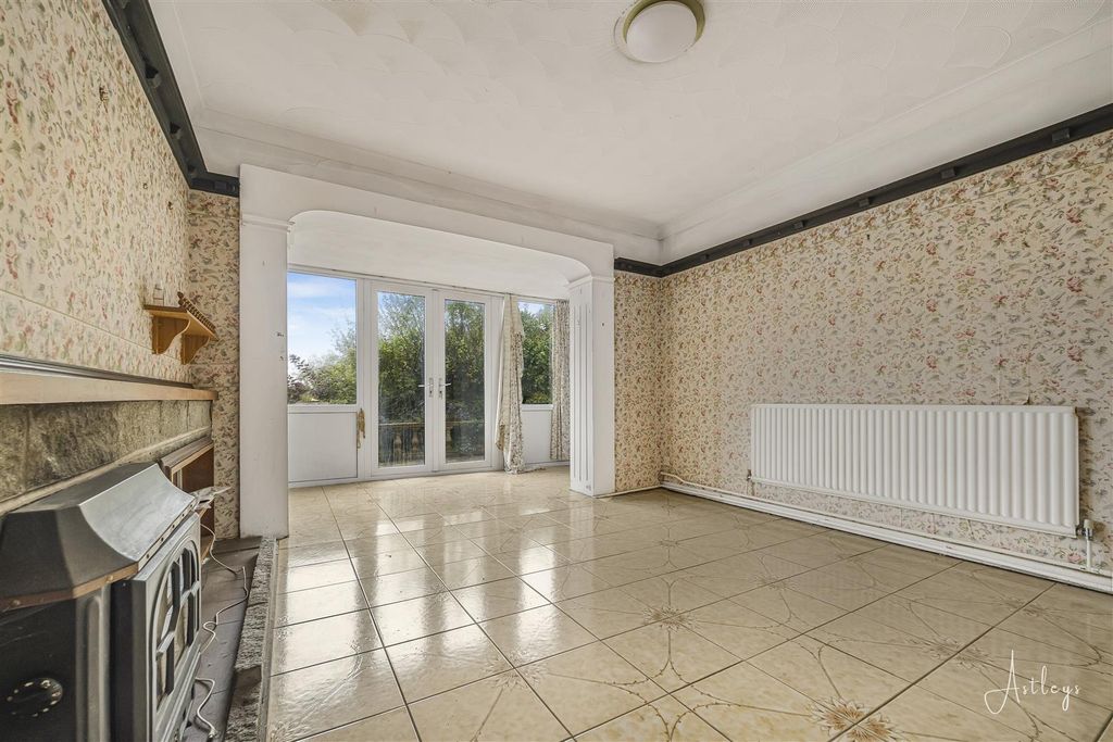 Property photo 3 of 42 Reception