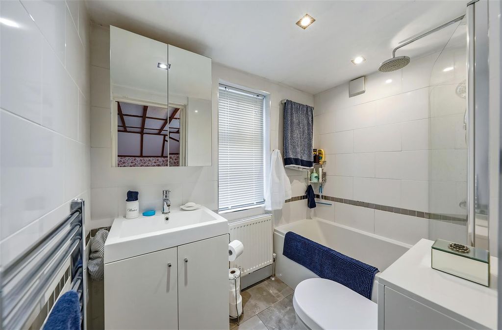 Additional image 24 of 4 bed detached bungalow for saleHeathview Avenue, Crayford, Dartford DA1