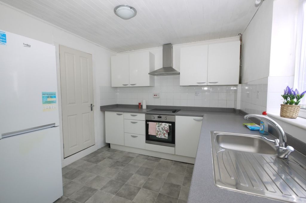 Property photo 1 of 9 4301000
