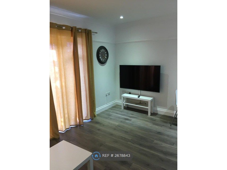 Property photo 2 of 32