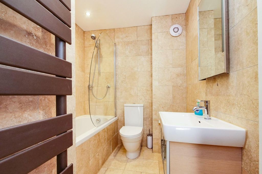Property photo 2 of 13 Bathroom