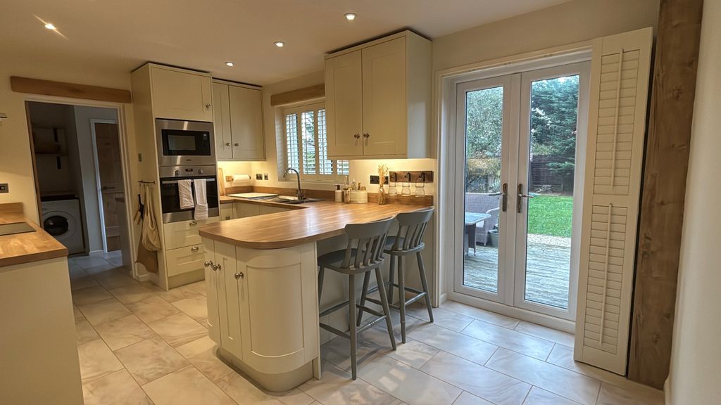 Property photo 2 of 27 Kitchen/Diner