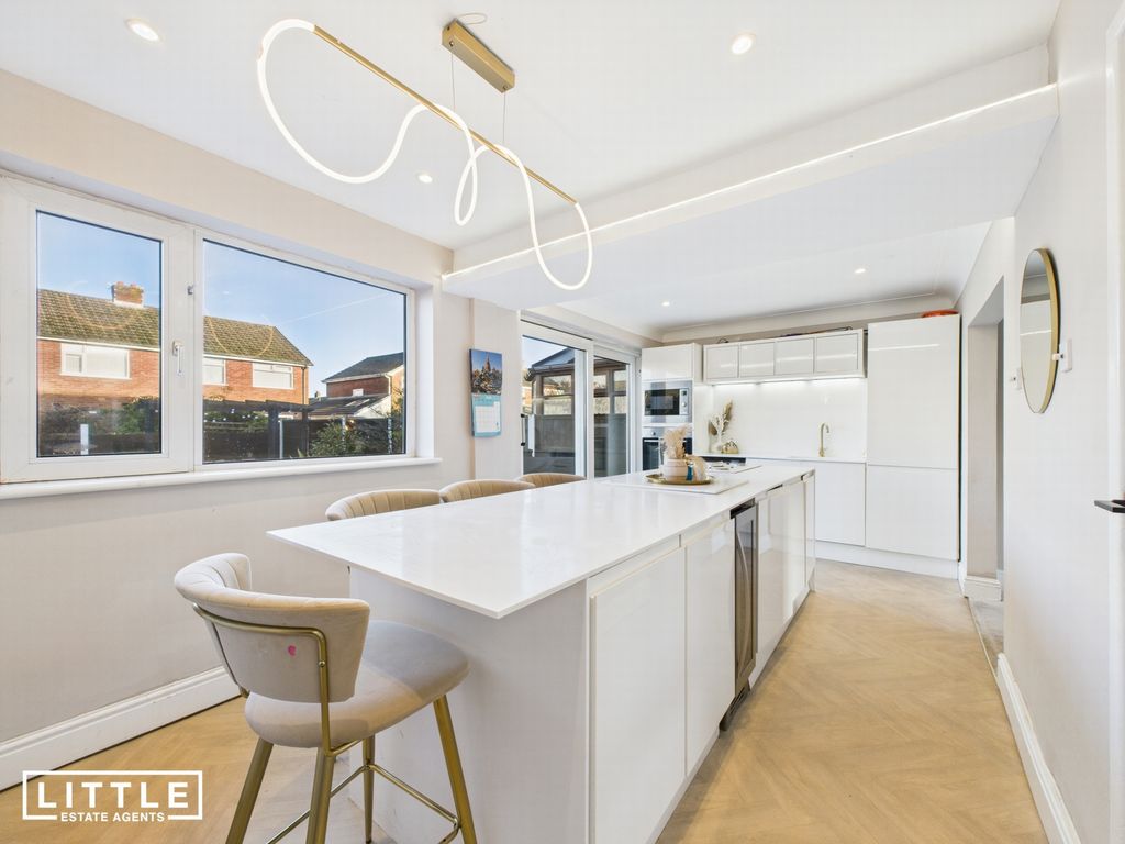 Property photo 2 of 20 Photo 11