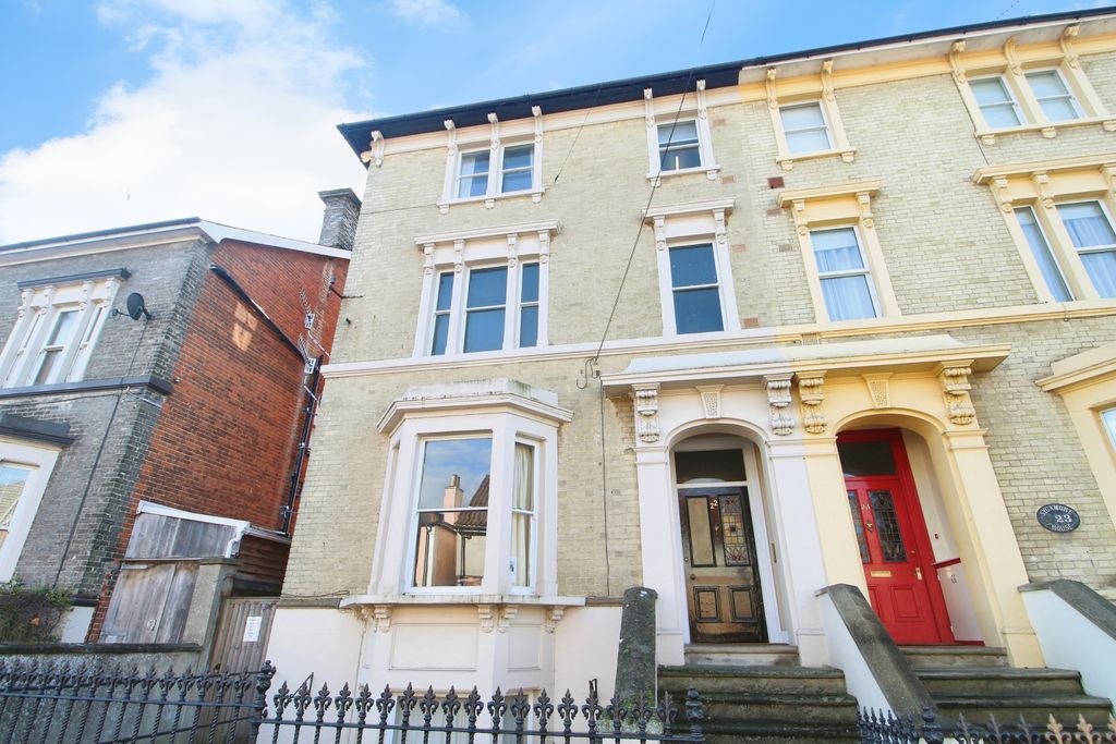 Property photo 1 of 7