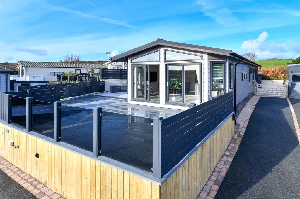 Property photo 2 of 11 14 Warren G34.Jpg