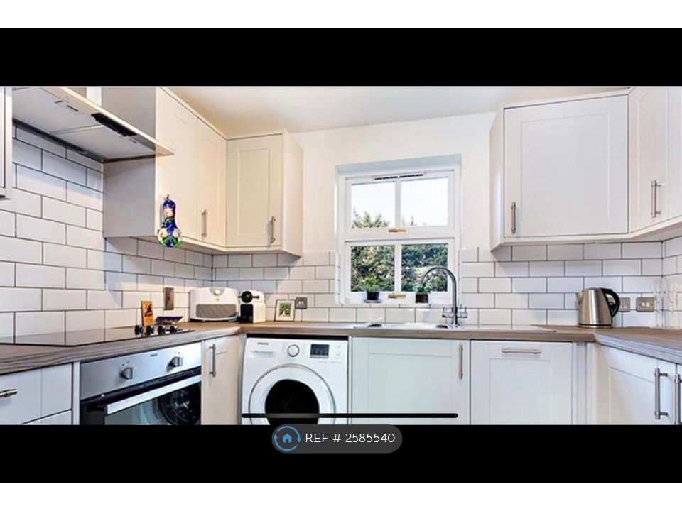 Property photo 1 of 7 Kitchen