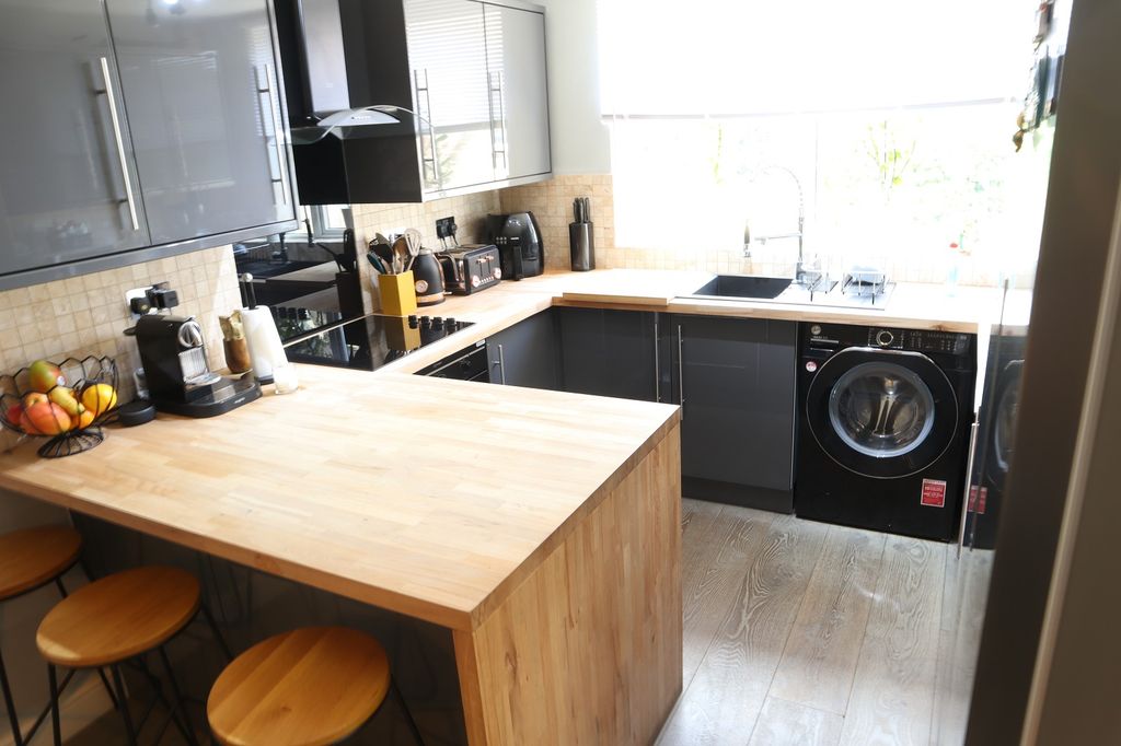 Property photo 2 of 14 Not Specified
