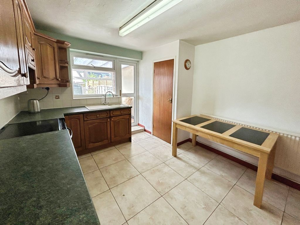 Property photo 3 of 17 Kitchen/Dining Room