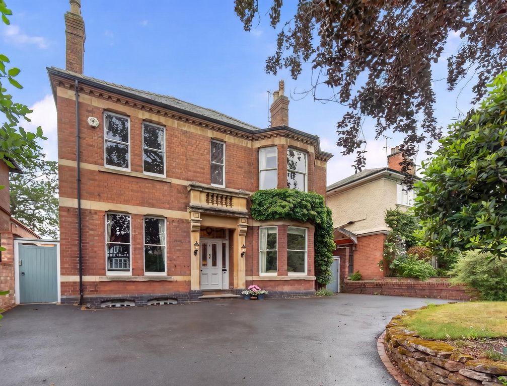 Property photo 1 of 34