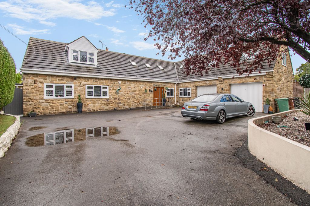 Property photo 1 of 30