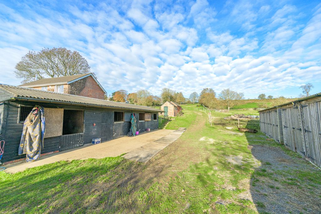 Property photo 2 of 45