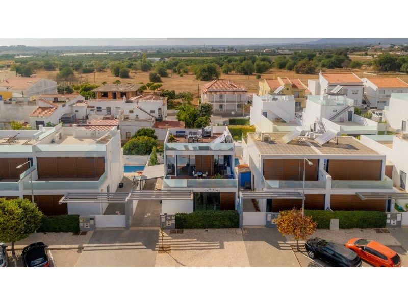 Property photo 3 of 35