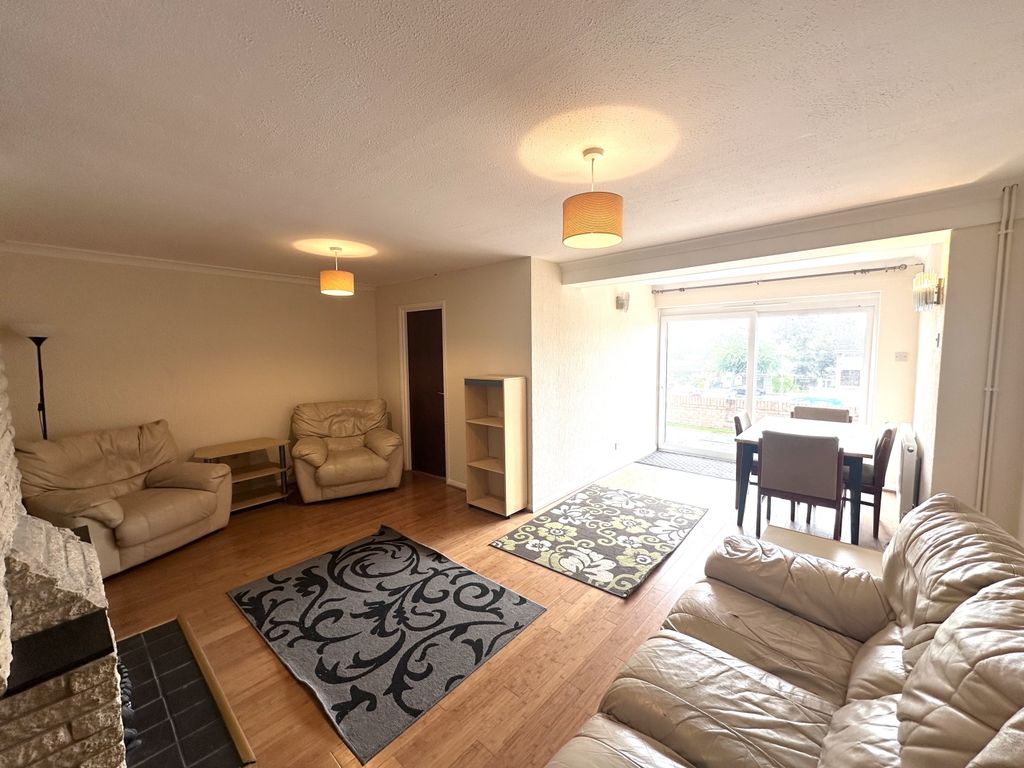 Property photo 3 of 14 Img_3645