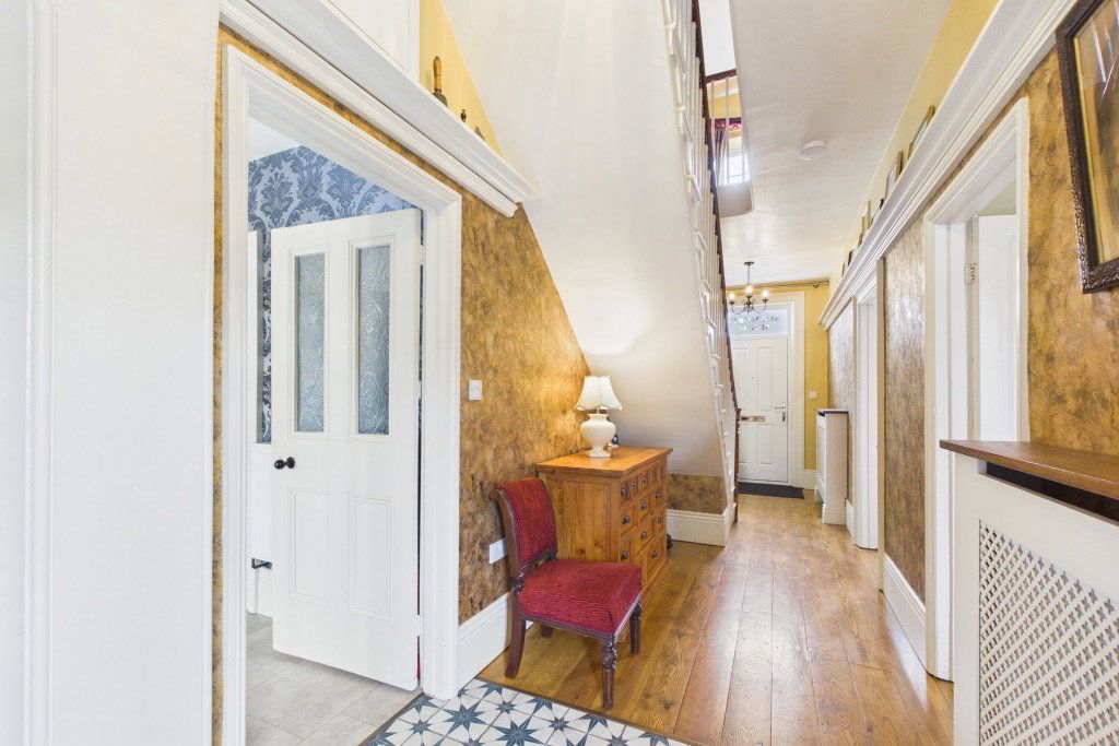 Property photo 3 of 61