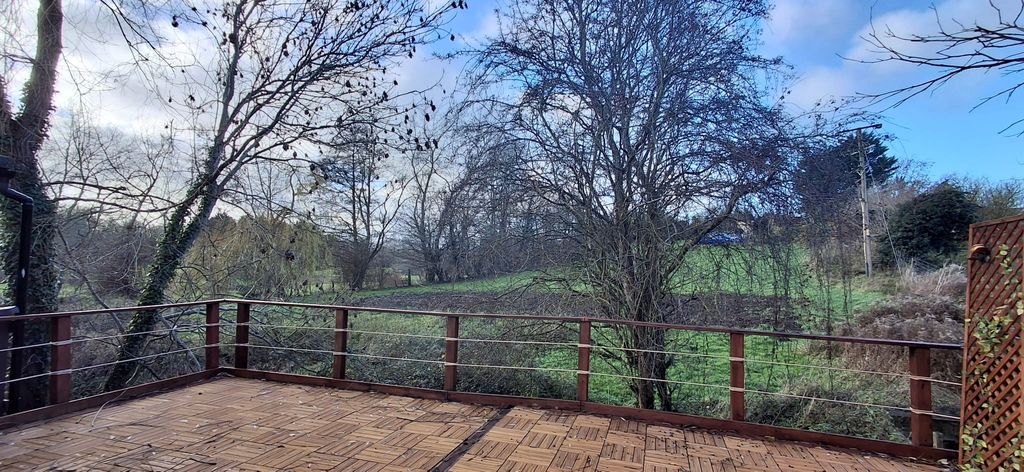 Property photo 3 of 10 Garden