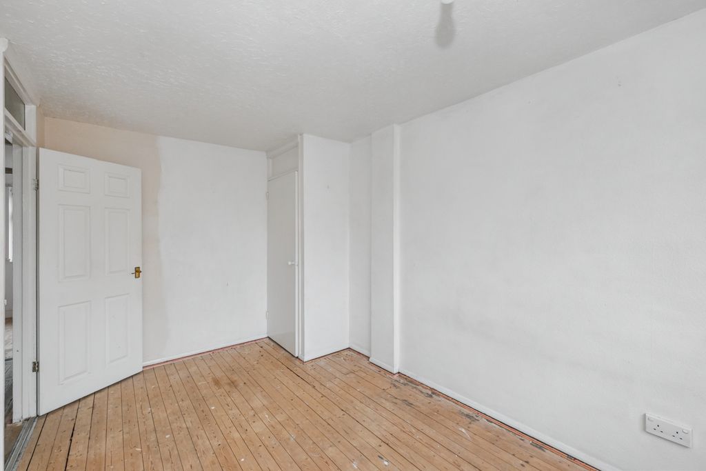 Property photo 2 of 16 6A Holme Close, Cheshunt, Waltham Cross En8 8st