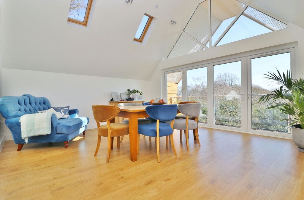 Property photo 2 of 29