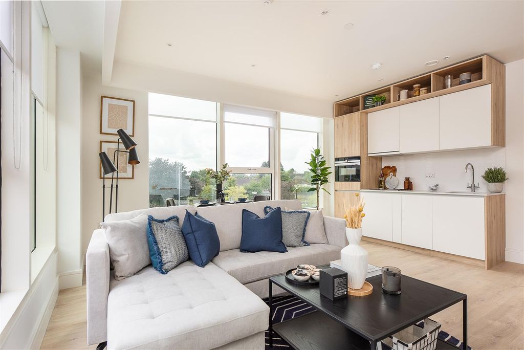Property photo 1 of 9 Show Flat 1_Hr-006.Jpg