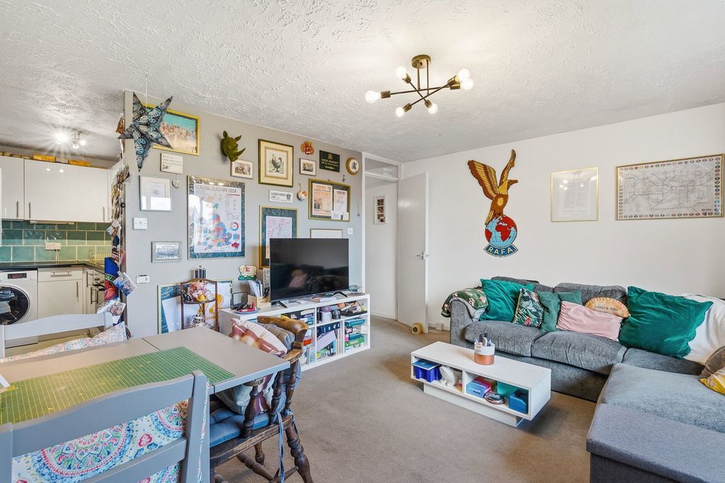 Property photo 3 of 9