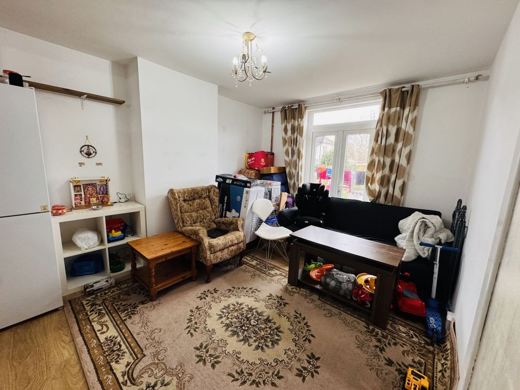 Property photo 2 of 9 Photo 2