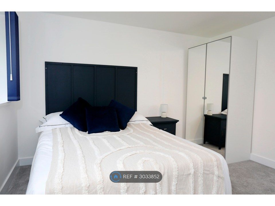 Property photo 1 of 6 Room 3